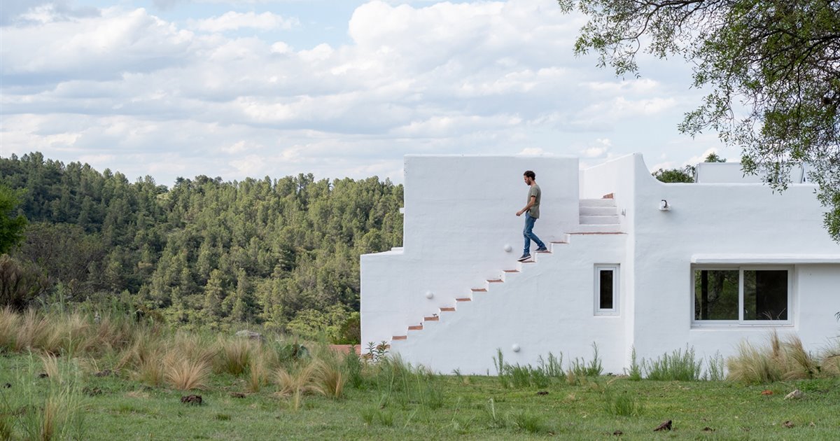 Una moderna casa de campo en Argentina inspirada en la arquitectura de Ibiza