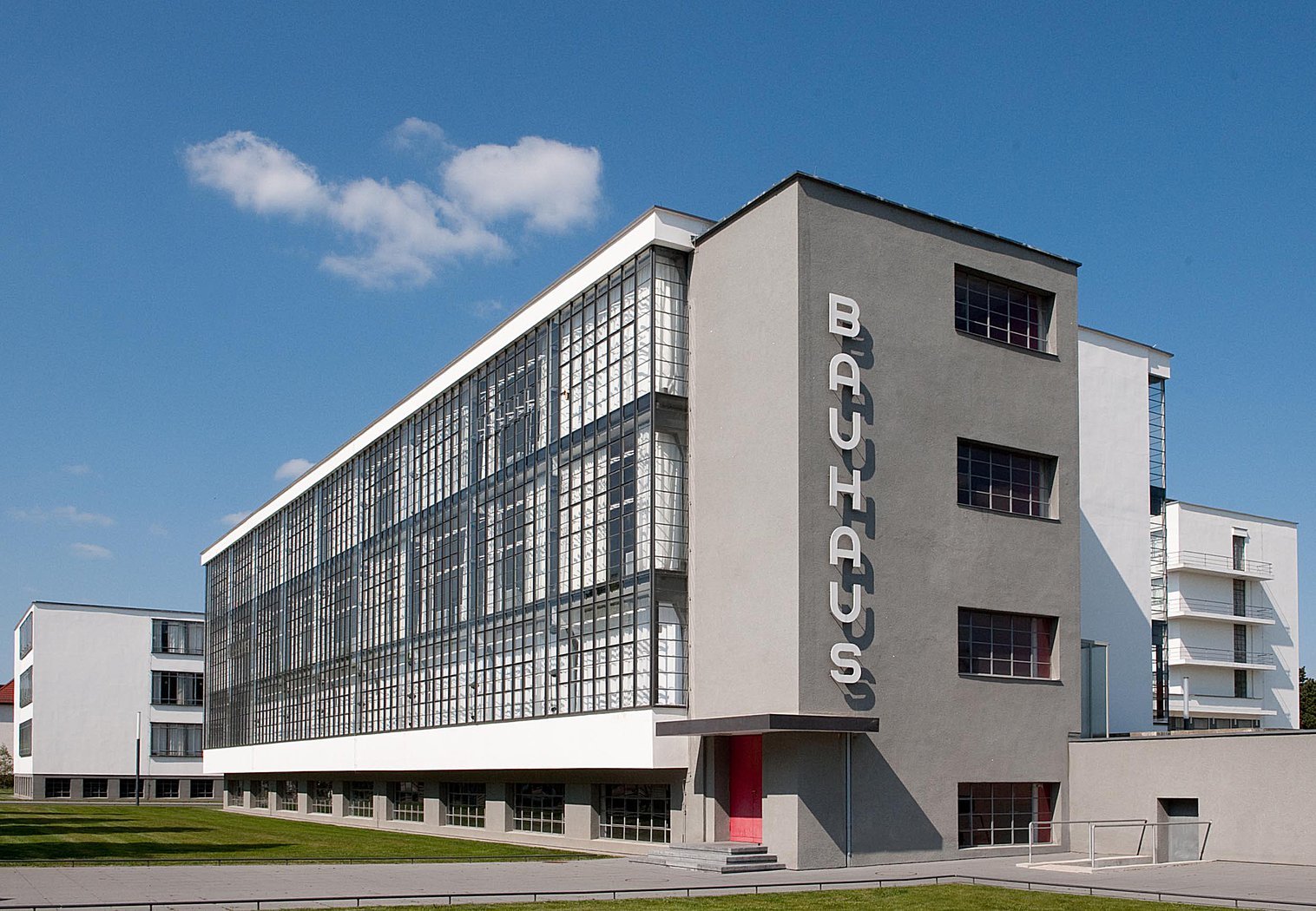 1925 Bauhaus Dessau building