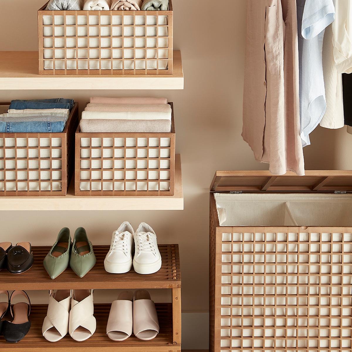 Descubre los complementos que ha diseñado Marie Kondo para ordenar tu  armario