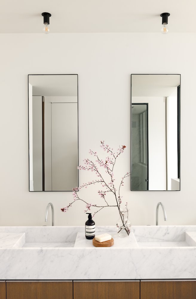 Las mejores ideas para decorar el baño de tu casa moderna con las últimas  tendencias en espejos