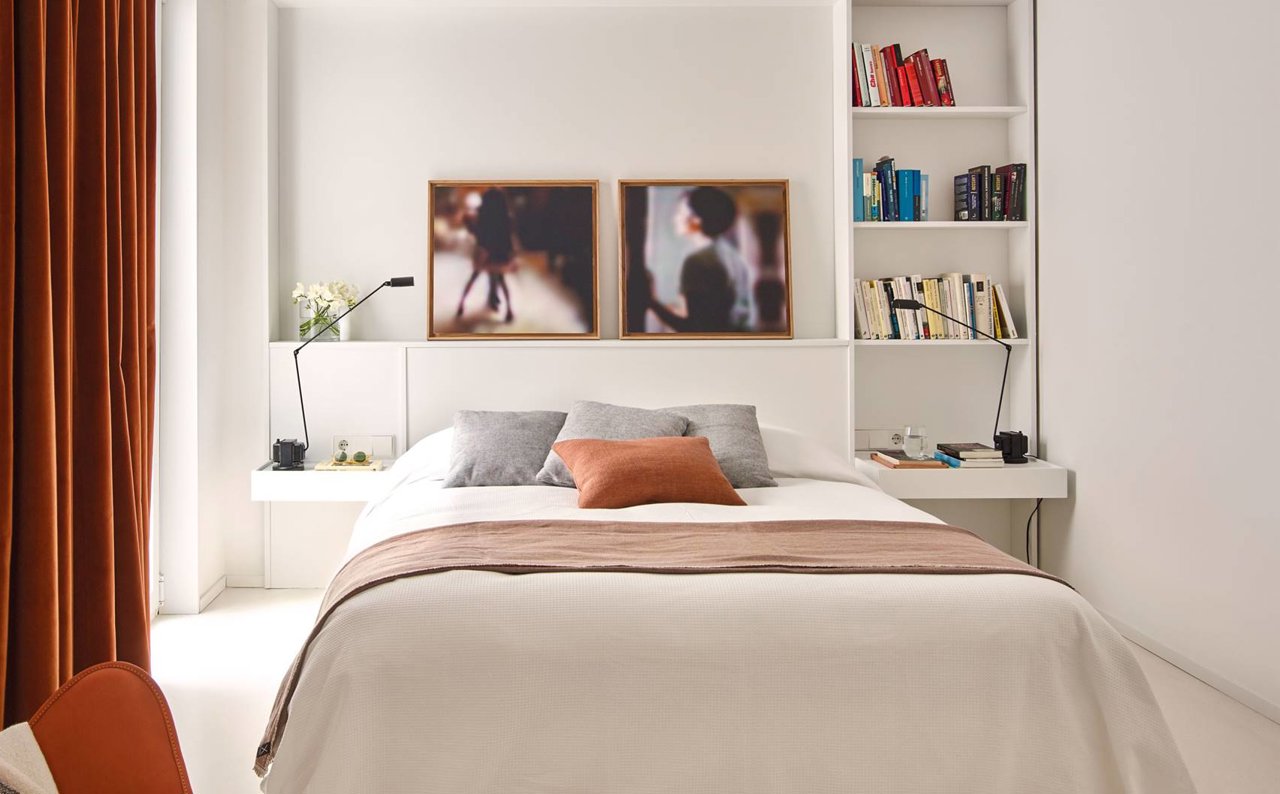 Sí, la pared del cabecero de tu cama también se puede decorar y estas son  las ideas más originales: ¡9 propuestas más allá de los cuadros!